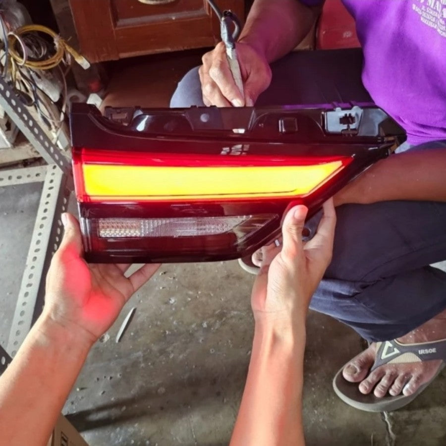 STOP LAMP BAGASI ZENIX ORI TOYOTA